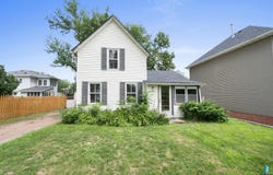 1406 S Dakota Ave Ave, Sioux Falls, SD 57105