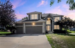 10008 N Marsh Avenue, Kansas City, MO 64157