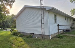 400 Old Broughton Road, Eldorado, IL 62930-3539