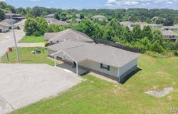 16728 Hunters Ridge Lane, St Robert, MO 65584