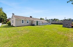 16 Kingsford Ave, East Providence, RI 02915