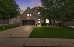 342 Hill Creek Lane, Grapevine, TX 76051