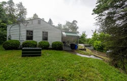 1153 Yanks Ln, South Park, PA 15236