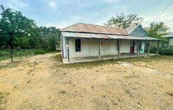 312 James St, Brackettville, TX 78832