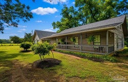 862 Us 90, Holt, FL 32564