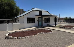 202 N LOCKE Avenue, Farmington, NM 87401