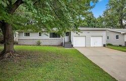 1855 S Newton Avenue, Springfield, MO 65807