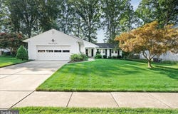 3021 MAPLE SHADE LANE, WILMINGTON, DE 19810