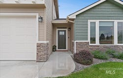 27482 Warren Ln, Wilder, ID 83676-5407