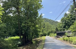 4955 Witcher Creek Rd, Belle, WV 25015