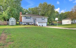 302 W Swenson Drive, Savannah, MO 64485