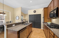 2893 Bond Circle, Naperville, IL 60563