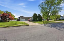 87 ARGYLE Avenue, BLACKWOOD, NJ 08012