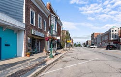 207 W Van Buren Street, Columbia City, IN 46725-2037