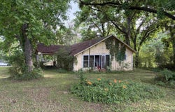 201 W Wommack, Marietta, TX 75566