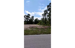 509 Columbus Boulevard S, Lehigh Acres, FL 33974