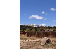 76 Buffalo, West Yellowstone, MT 59758