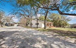 1134 Eagle Creek, Floresville, TX 78114