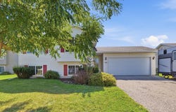 964 7th Avenue NW, Hutchinson, MN 55350