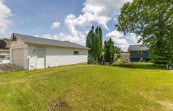1752 Sharon, Dubuque, IA 52002