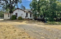 2693 Pleasant Valley Road, Merlin, OR 97532