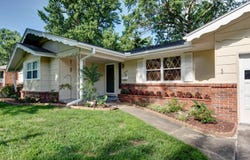 2303 S Barcliff Avenue, Springfield, MO 65804