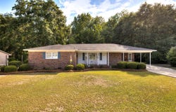 623 Woodside Drive, Manning, SC 29102