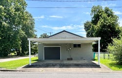 104 E Coleman Street, Opelousas, LA 70570