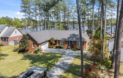 52 Shore Drive E, Oriental, NC 28571