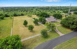 808 Golden Oaks RD, Georgetown, TX 78628