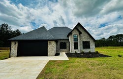 77 Bates Ave, Purvis, MS 39475