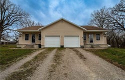 301 & 303 10th Street, Crocker, MO 65452