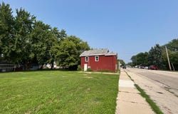 10 E GRUENWALD Avenue, OSHKOSH, WI 54901
