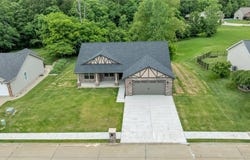 419 Bluff Meadows Drive, Valmeyer, IL 62295