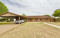 1802 Jefferson Dr, Plainview, TX 79072