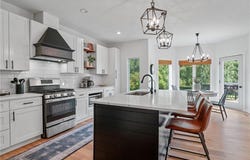 8525 Mission Hills Lane, Chanhassen, MN 55317