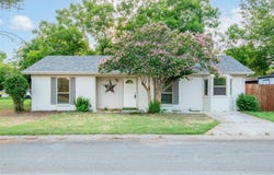 1717 Meadow Oak Street, Denton, TX 76209