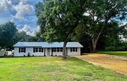1117 10th Avenue, Graceville, FL 32440
