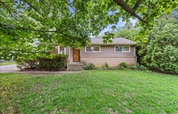 7830 N Link Pl, Milwaukee, WI 53223