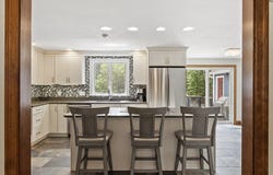 41 Lake St, Dunstable, MA 01827
