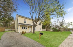 613 Bourdois Avenue, Bellport, NY 11713