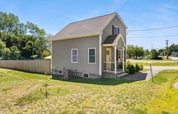 64 Fall River Ave, Seekonk, MA 02771