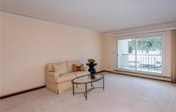 2485 Londin Lane E, Maplewood, MN 55119