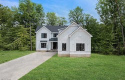 810 Club Drive W, Aurora, OH 44202