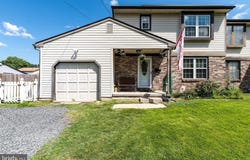 21 RAILROAD AVENUE, BEVERLY, NJ 08010
