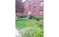 418 Main St, Fort Lee Boro, NJ 07024-2825