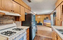 205 Hall St, Omaha, TX 75571