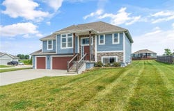 14172 Rockaway Court, Basehor, KS 66007