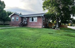 2102 Albany Avenue, Hot Springs, SD 57747