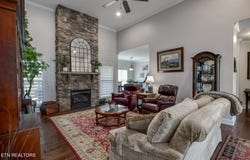 305 Kennesaw Lane, Lenoir City, TN 37771